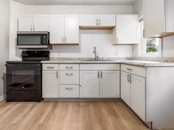 14-24 C St 24, Northbridge MA 01588