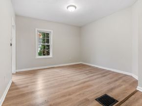 14-24 C St 24, Northbridge MA 01588