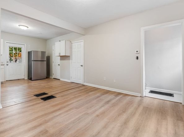 14-24 C St 24, Northbridge MA 01588