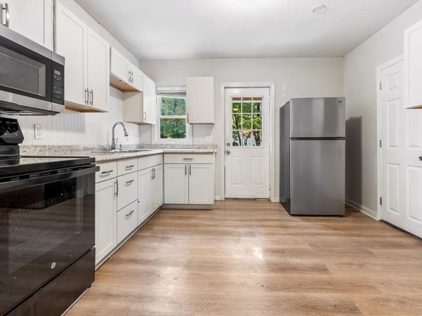 14-24 C St 24, Northbridge MA 01588