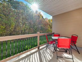 216 Reservoir St 103, Holden MA 01520
