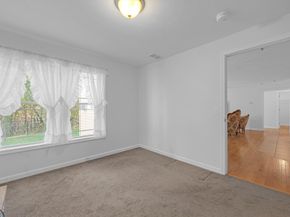 216 Reservoir St 103, Holden MA 01520