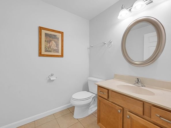 216 Reservoir St 103, Holden MA 01520