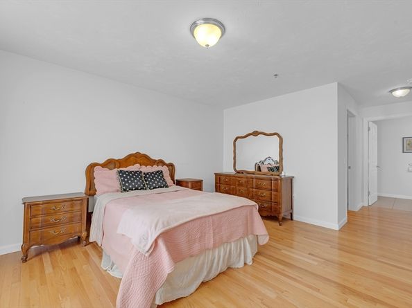 216 Reservoir St 103, Holden MA 01520
