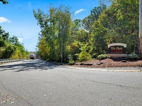 216 Reservoir St 103, Holden MA 01520