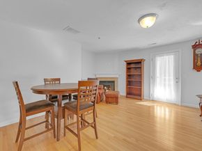 216 Reservoir St 103, Holden MA 01520
