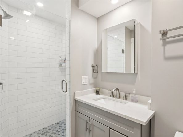 271 W 5th St, Boston MA 02127