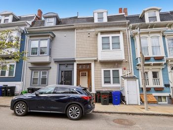 271 W 5th St