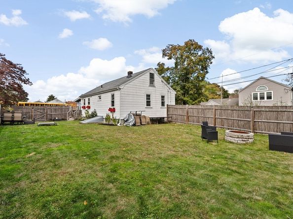 91 Clapp St, Abington MA 02351