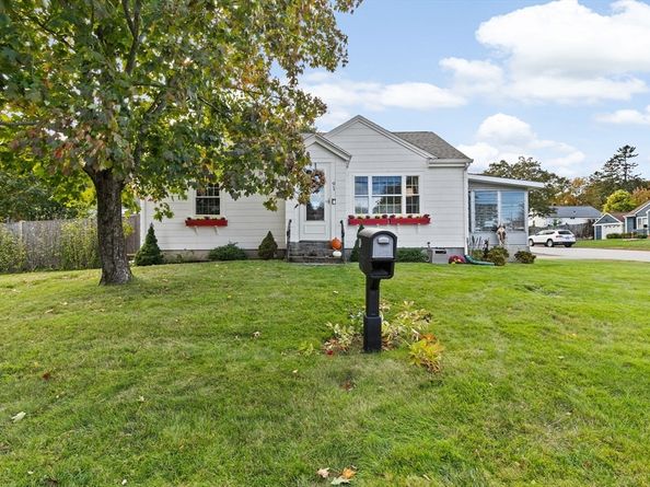 91 Clapp St, Abington MA 02351