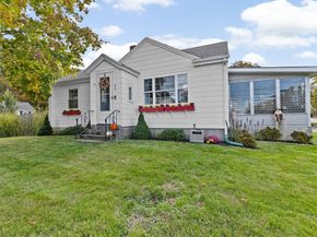 91 Clapp St, Abington MA 02351