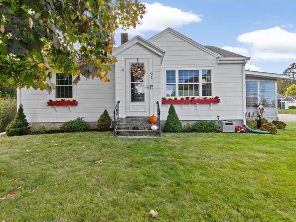 91 Clapp St, Abington MA 02351