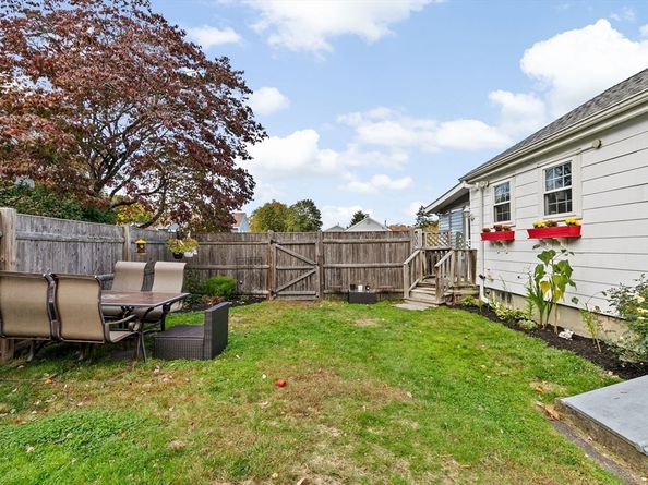 91 Clapp St, Abington MA 02351