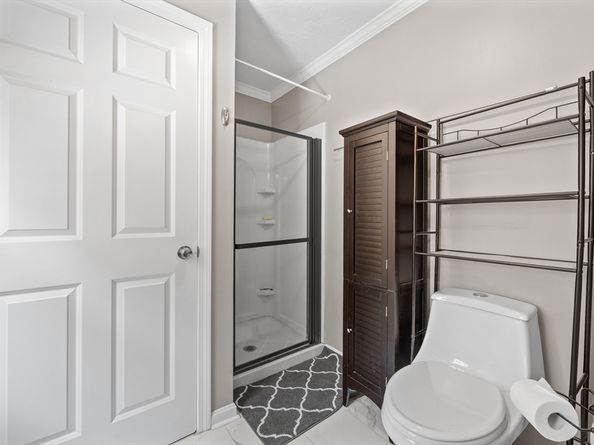 44 Dixfield St, Worcester MA 01606