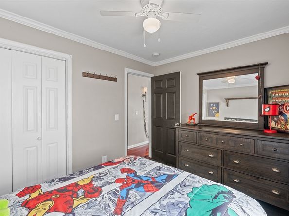 44 Dixfield St, Worcester MA 01606