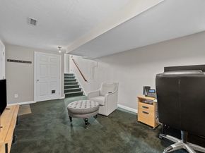 44 Dixfield St, Worcester MA 01606