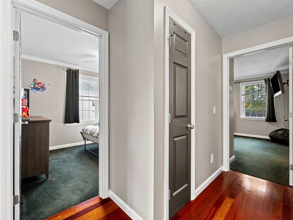 44 Dixfield St, Worcester MA 01606