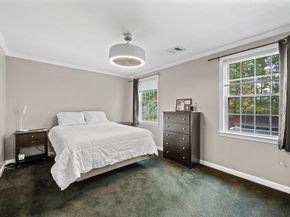 44 Dixfield St, Worcester MA 01606
