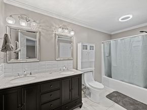 44 Dixfield St, Worcester MA 01606