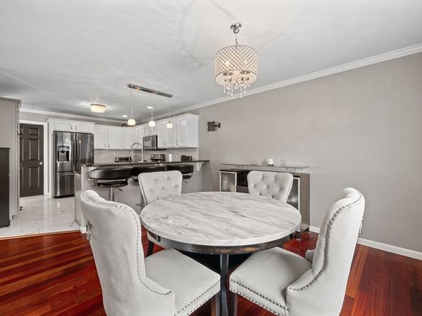 44 Dixfield St, Worcester MA 01606