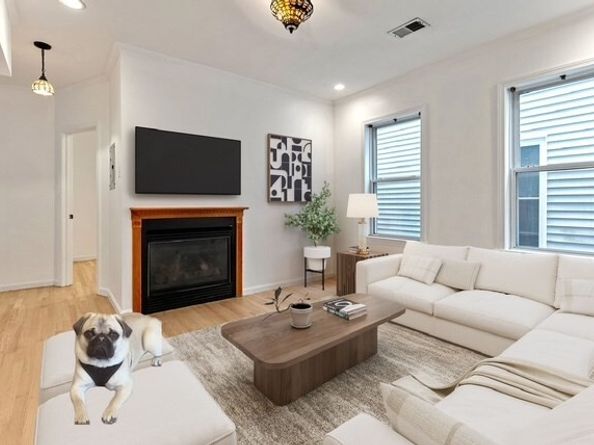 8 Peters B, Boston MA 02127