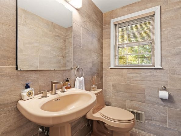 16 Blacksmith Dr, Sudbury MA 01776