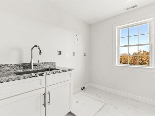 14 Liana Street, Woburn MA 01801
