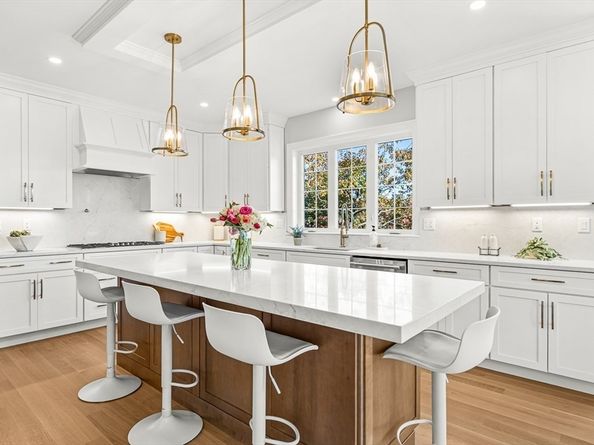 14 Liana Street, Woburn MA 01801