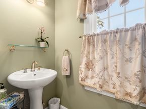 21 Harvest Moon Dr., Natick MA 01760