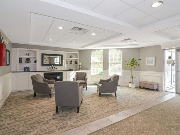 614 Pond St 1415, Braintree MA 02184