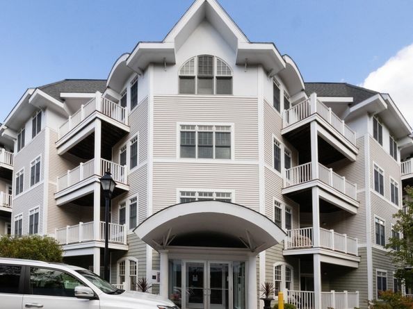 614 Pond St 1415, Braintree MA 02184