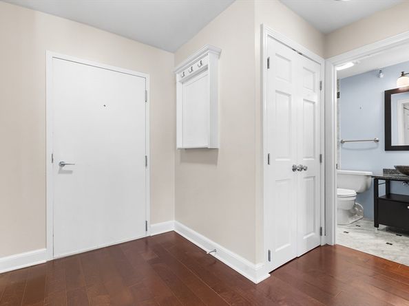 42 8th St 4209, Boston MA 02129