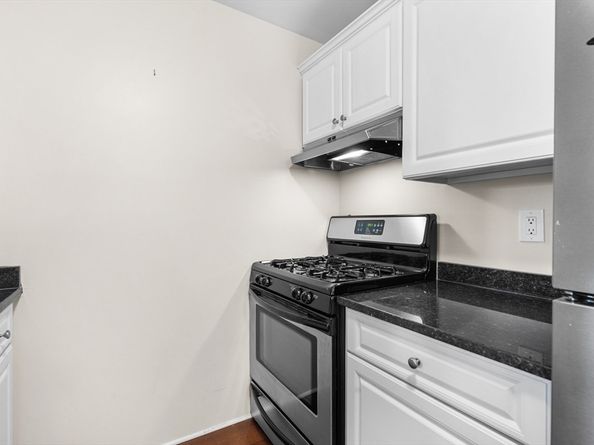 42 8th St 4209, Boston MA 02129