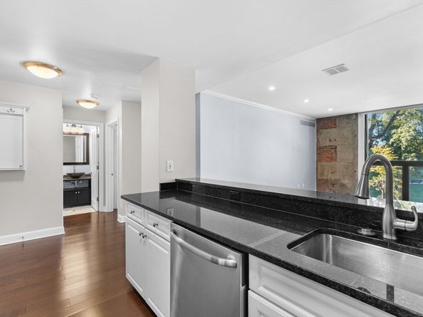 42 8th St 4209, Boston MA 02129