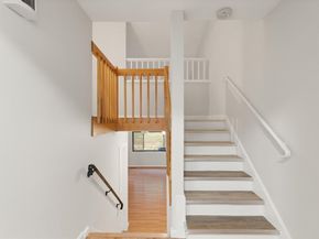 21 Hawthorne Circle 21, Peabody MA 01960