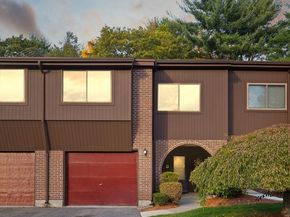 21 Hawthorne Circle 21, Peabody MA 01960