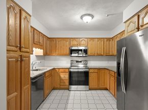 21 Hawthorne Circle 21, Peabody MA 01960