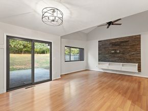 21 Hawthorne Circle 21, Peabody MA 01960
