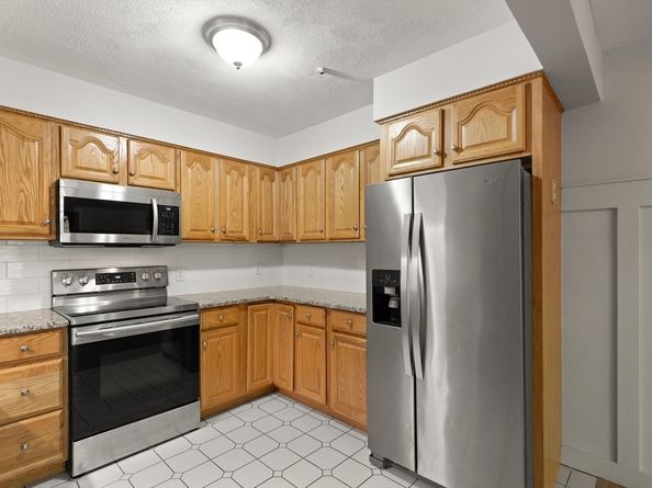 21 Hawthorne Circle 21, Peabody MA 01960