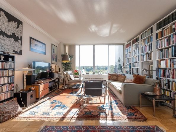 77 Pond Ave 1506, Brookline MA 02445