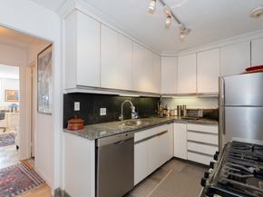 77 Pond Ave 1506, Brookline MA 02445