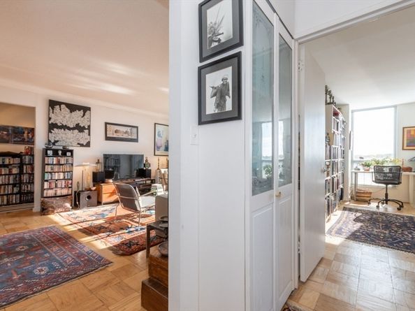 77 Pond Ave 1506, Brookline MA 02445
