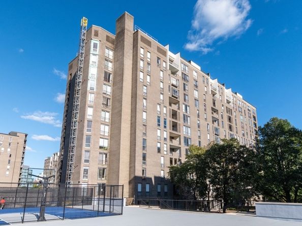 77 Pond Ave 1506, Brookline MA 02445