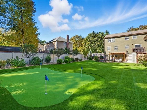 11 Patchs Pond Ln, Wilmington MA 01887