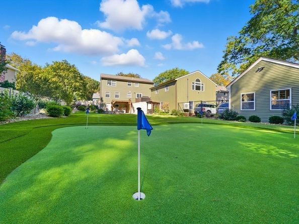 11 Patchs Pond Ln, Wilmington MA 01887