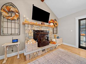 11 Patchs Pond Ln, Wilmington MA 01887