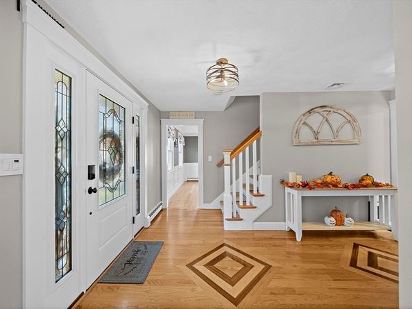 11 Patchs Pond Ln, Wilmington MA 01887