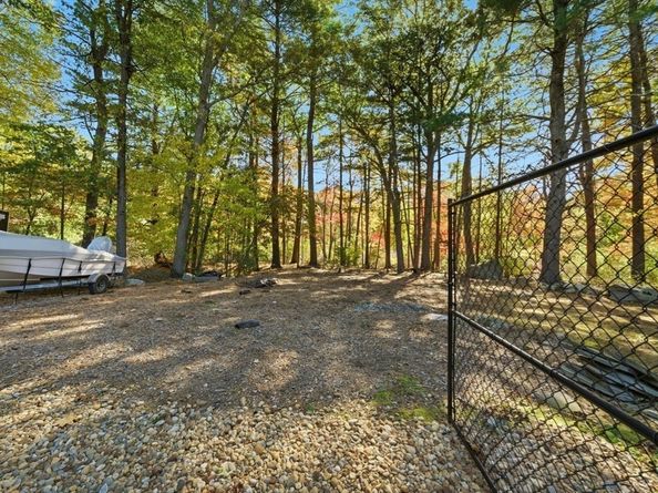 11 Patchs Pond Ln, Wilmington MA 01887
