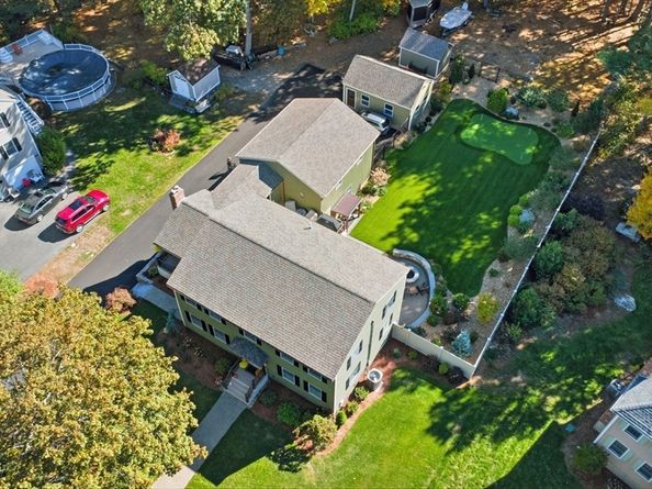 11 Patchs Pond Ln, Wilmington MA 01887