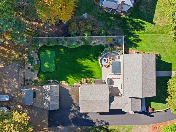 11 Patchs Pond Ln, Wilmington MA 01887
